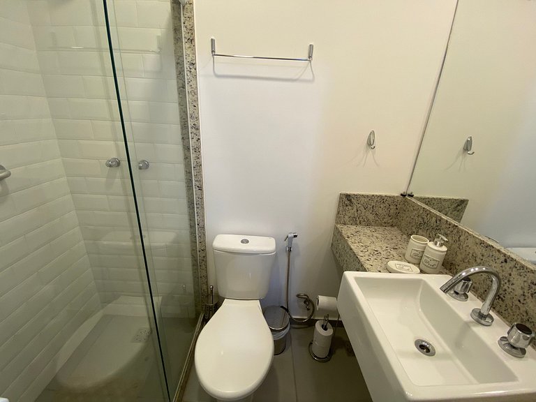 Apartamento 2 Dormitorios Leblon 200m Playa Junto Malls 102