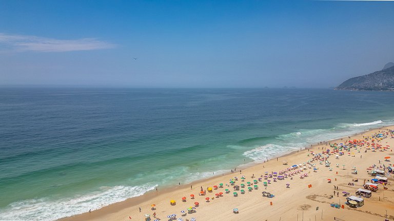 Beautiful 2 bedroom penthouse 100 m from the beach