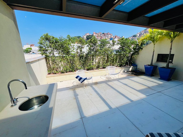 Spectacular apartment with open-air rooftop