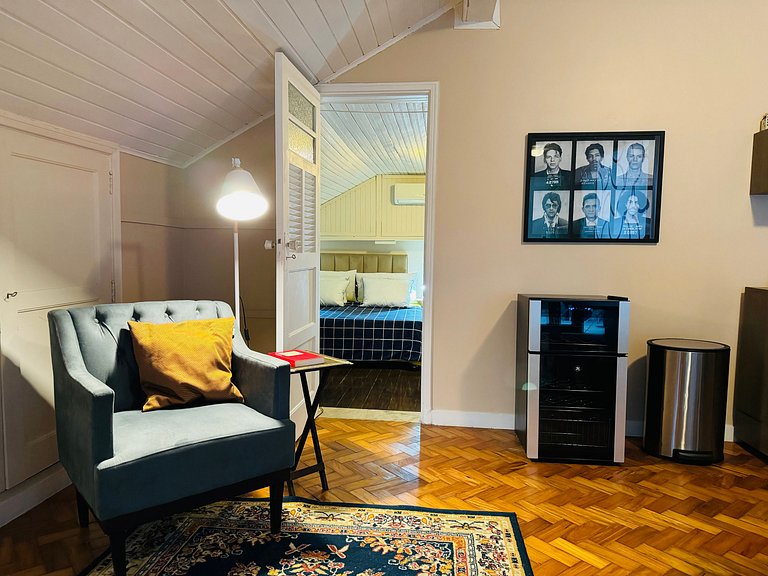 Estudio con terraza y ducha