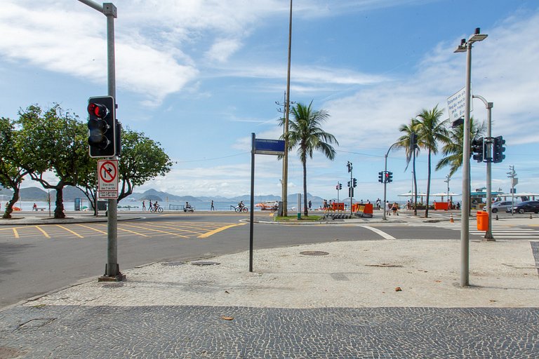 100m to Copacabana Beach, Ipanema Next Door!