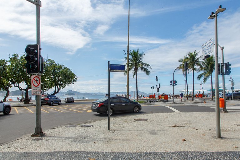 100m to Copacabana Beach, Ipanema Next Door!