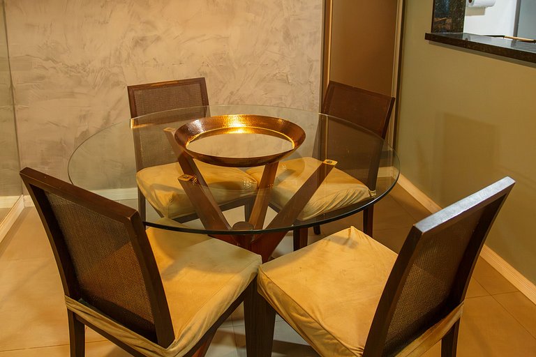 Apartamento 2 Dormitorios Leblon 200m Playa Junto Malls 102