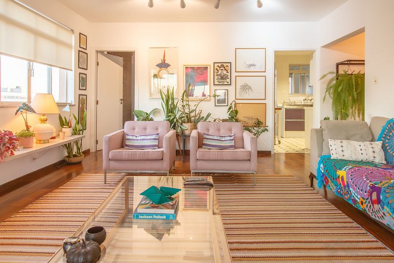 Andar alto 2 quartos, 140m2 perto Av Paulista