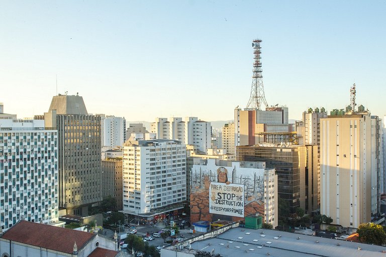 Andar alto 2 quartos, 140m2 perto Av Paulista