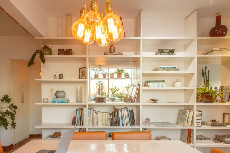 Andar alto 2 quartos, 140m2 perto Av Paulista