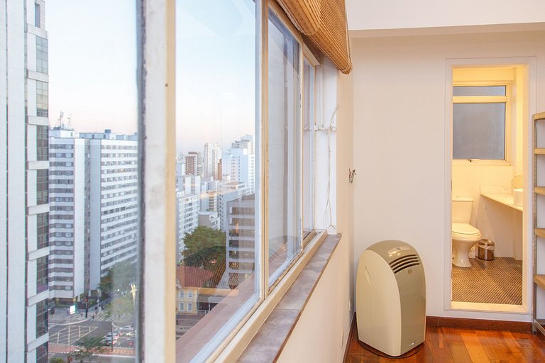 Andar alto 2 quartos, 140m2 perto Av Paulista