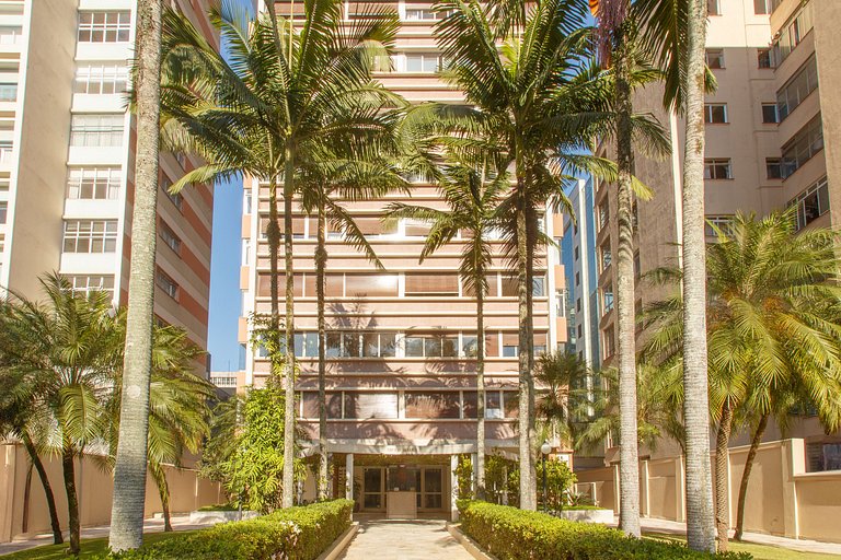 Andar alto 2 quartos, 140m2 perto Av Paulista