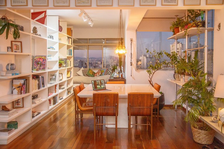 Andar alto 2 quartos, 140m2 perto Av Paulista