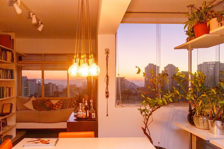 Andar alto 2 quartos, 140m2 perto Av Paulista