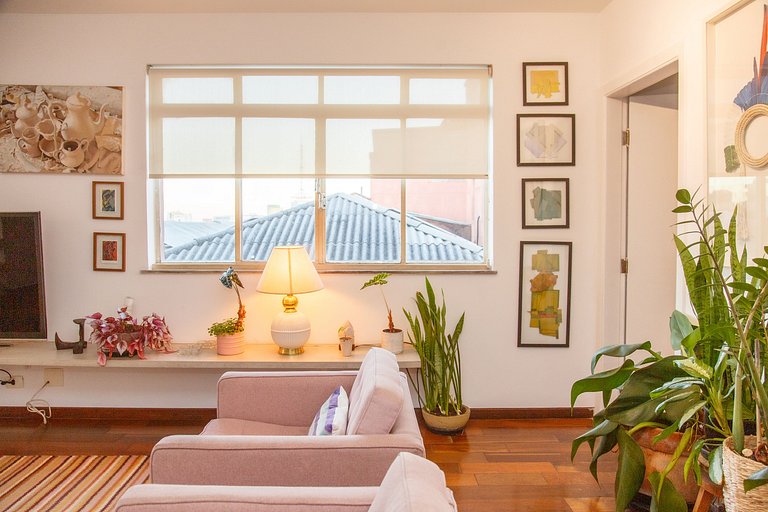 Andar alto 2 quartos, 140m2 perto Av Paulista