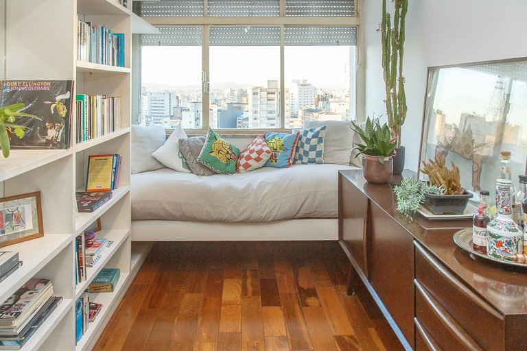 Andar alto 2 quartos, 140m2 perto Av Paulista