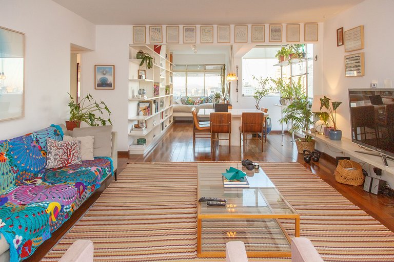 Andar alto 2 quartos, 140m2 perto Av Paulista