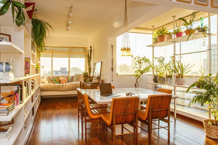 Andar alto 2 quartos, 140m2 perto Av Paulista