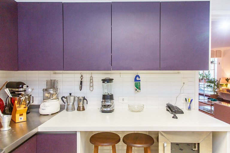 High floor 2 bedrooms, 140m2 near Av Paulista