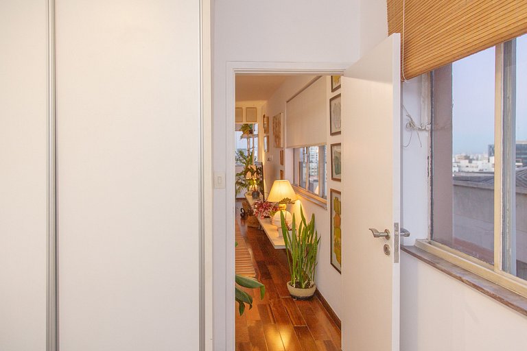 Andar alto 2 quartos, 140m2 perto Av Paulista