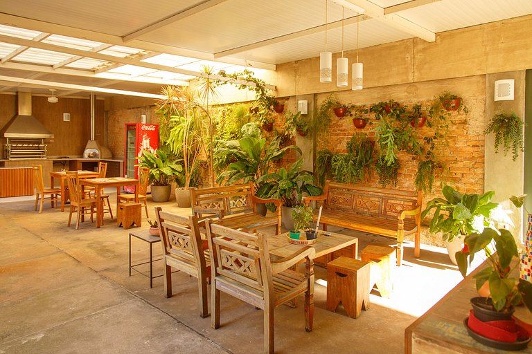 Andar alto 2 quartos, 140m2 perto Av Paulista