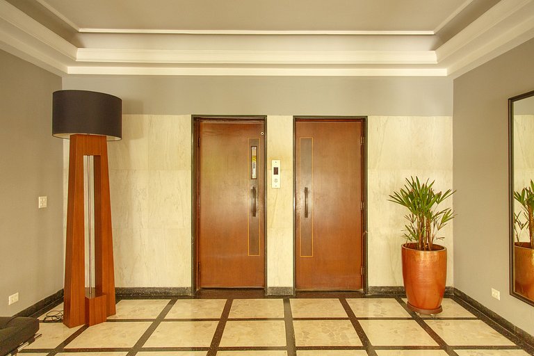 Andar alto 2 quartos, 140m2 perto Av Paulista