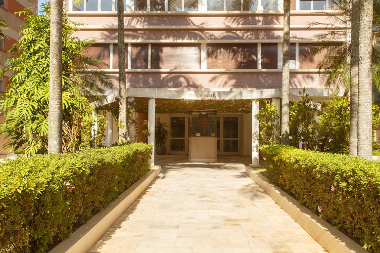 Andar alto 2 quartos, 140m2 perto Av Paulista
