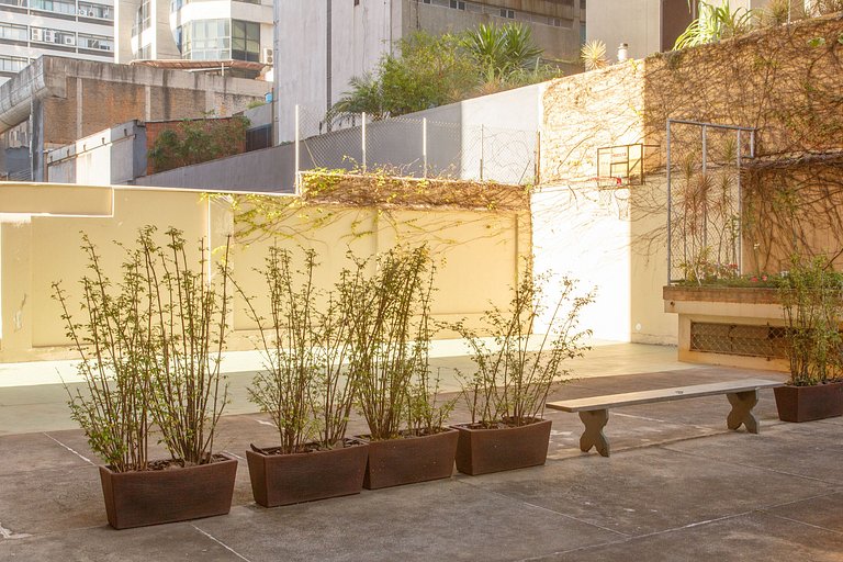 Andar alto 2 quartos, 140m2 perto Av Paulista
