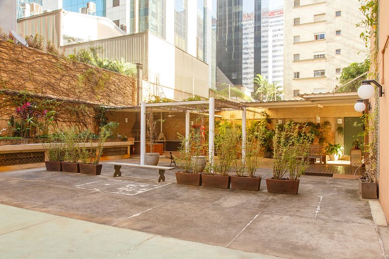 Andar alto 2 quartos, 140m2 perto Av Paulista
