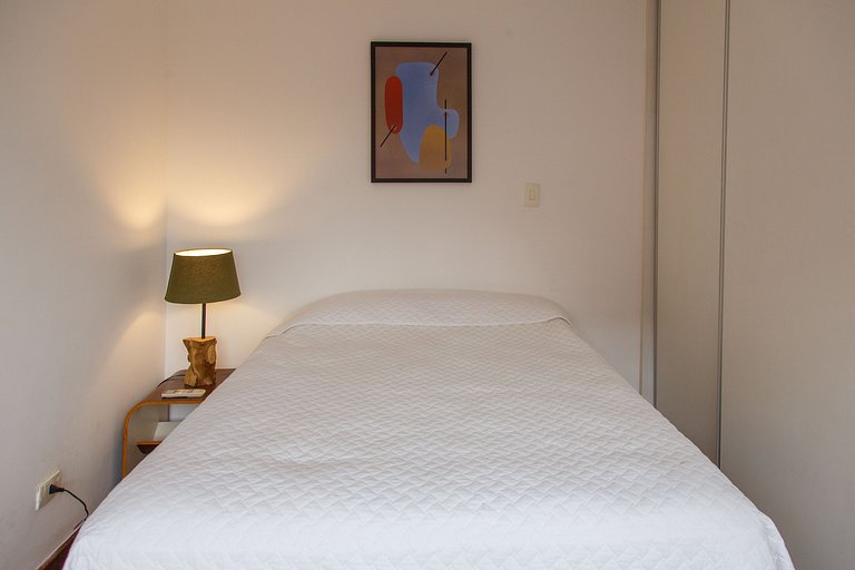 Andar alto 2 quartos, 140m2 perto Av Paulista
