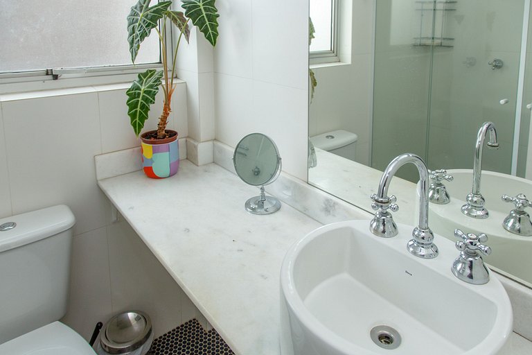 Piso alto 2 dormitorios, 140m2 cerca de Av Paulista