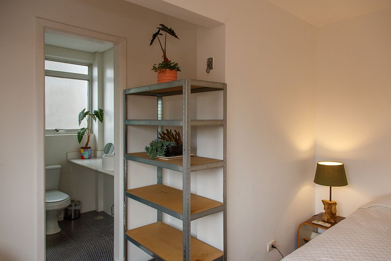 Andar alto 2 quartos, 140m2 perto Av Paulista
