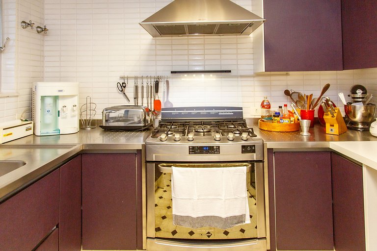 High floor 2 bedrooms, 140m2 near Av Paulista