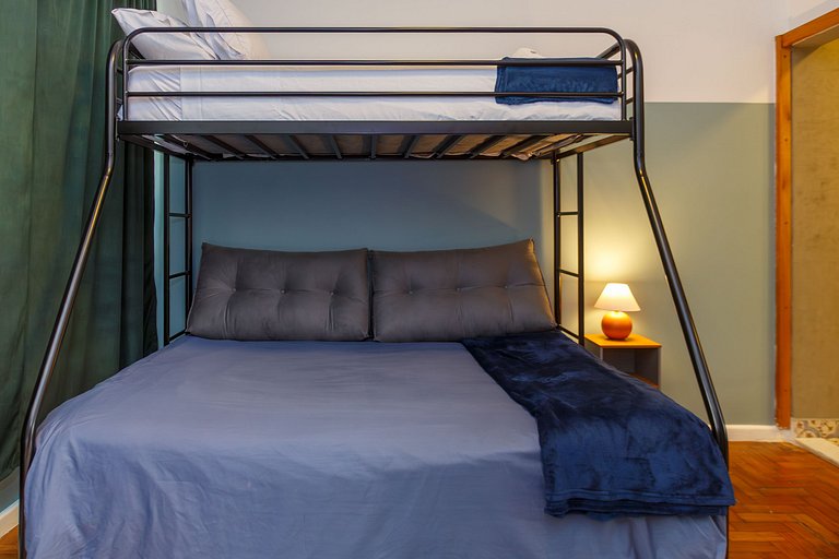 Studio 100m from the beach close to everything