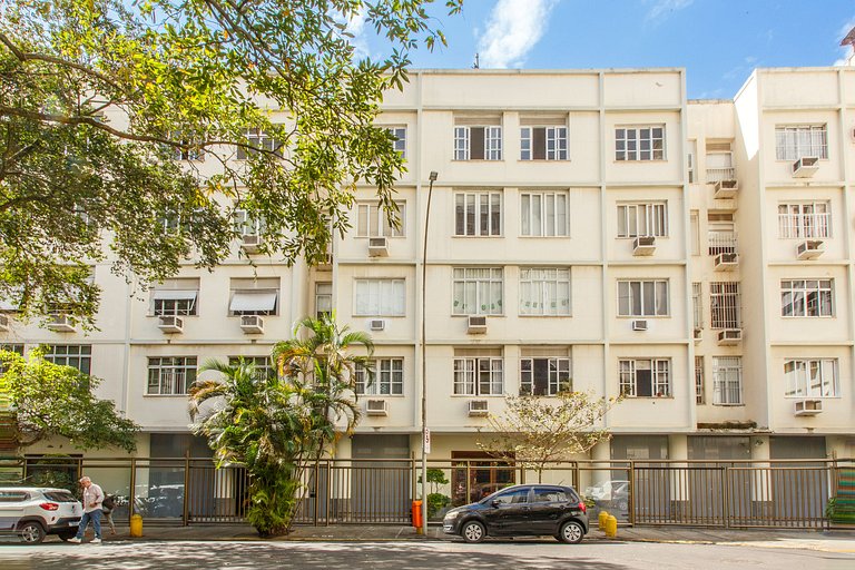 Oásis em Copacabana: Wi-Fi Rápido e 3 Quadras do Mar