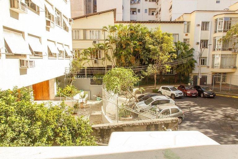 Oásis em Copacabana: Wi-Fi Rápido e 3 Quadras do Mar